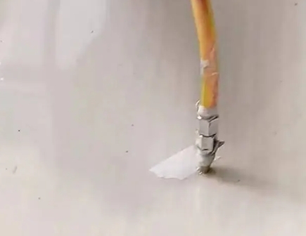 衢江瓷砖空鼓维修公司专业解答在瓷砖铺贴过程中，如果使用的砂料过粗（如全部使用了粗砂），可能会导致以下问题