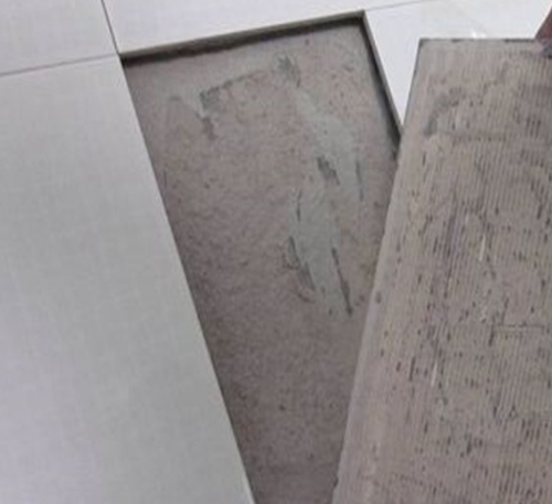 衢江瓷砖空鼓维修公司分享瓷砖铺贴时如果打浆（即涂抹在瓷砖背面和基层上的砂浆或瓷砖胶）过少，会带来以下问题